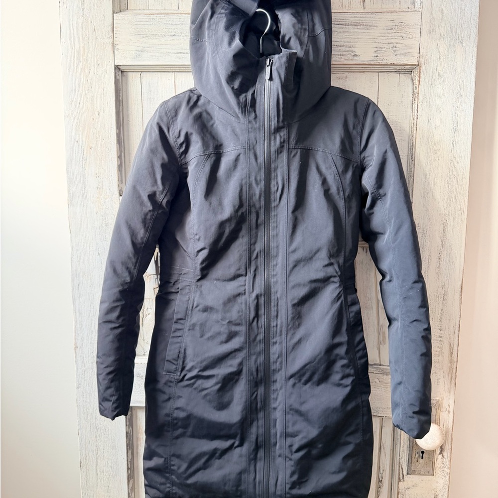 Lululemon Sleet Street Down Filled Jacket size 0